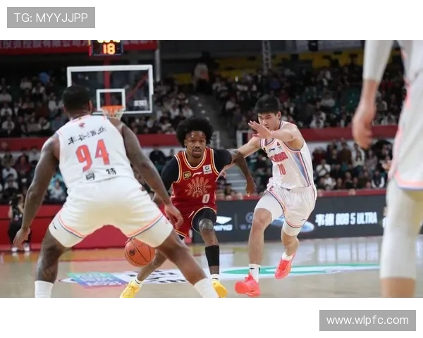 乔丹古德温关键三分助力球队胜利全场最高19分外加7篮板2抢断表现出色